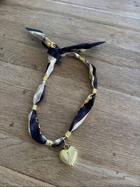 Gold Heart Pendant Scarf Necklace
